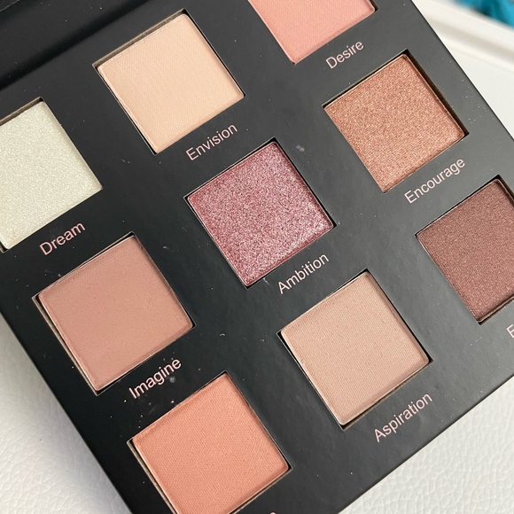 RealHer eye palette - Picture 3 of 7